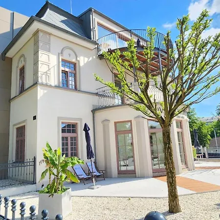 In Villa, Skyview, Lift, Luxus -beletage Apartment *