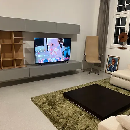 In Villa, Skyview, Lift, Luxus -beletage דירה